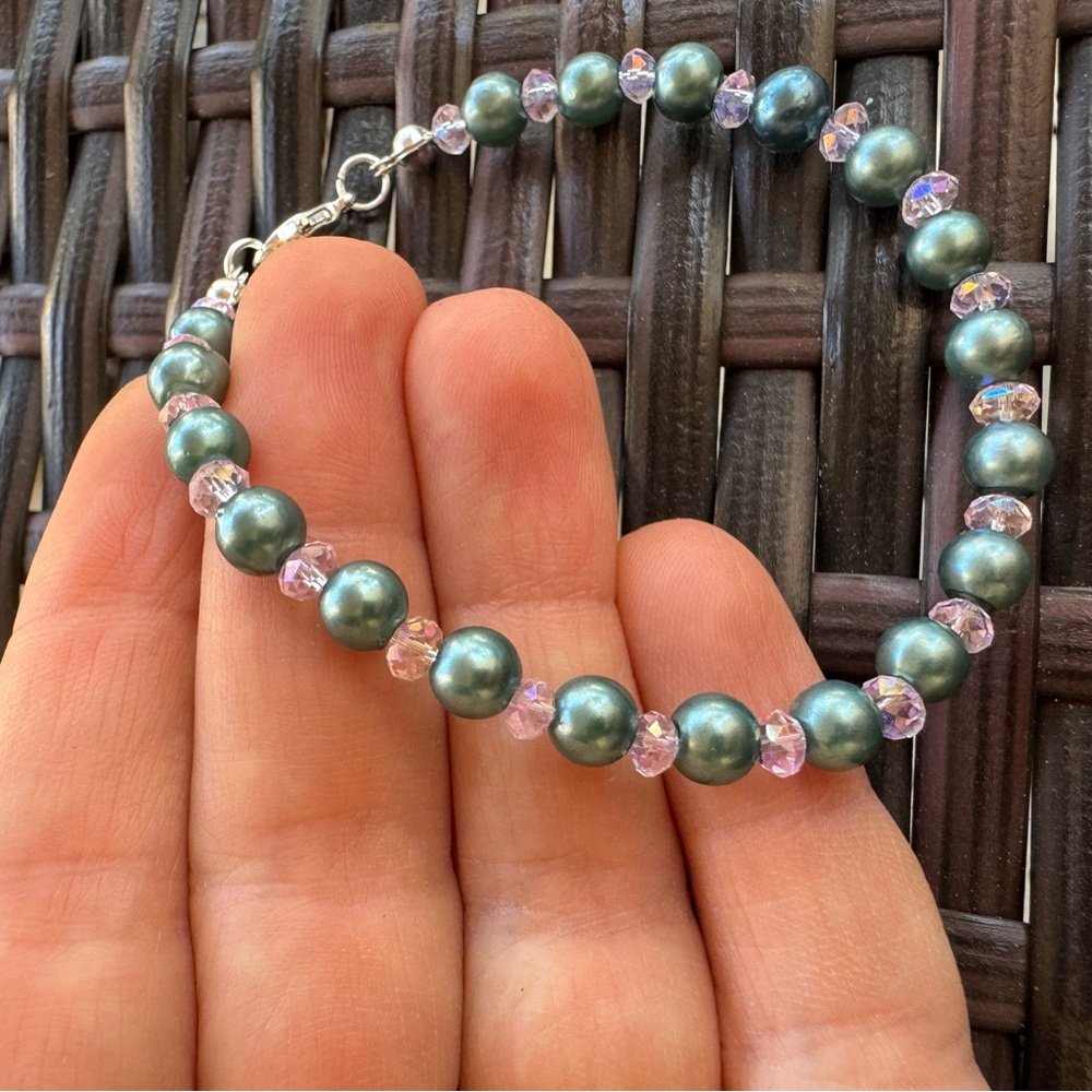 NWT Elegant Green and CRYSTAL Pink Beaded Bracelet / ANKELET